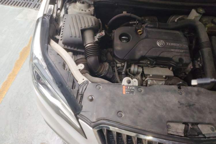Used Buick Envision 2017 20T Two-Wheel Drive Leading Version Engine Bay Right