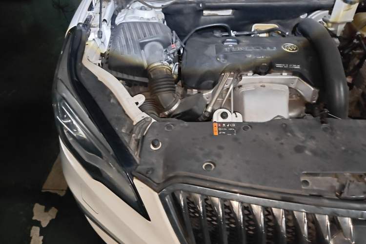 Used Buick Envision 2017 28T Four-Wheel Drive Elite Model Engine Bay Right