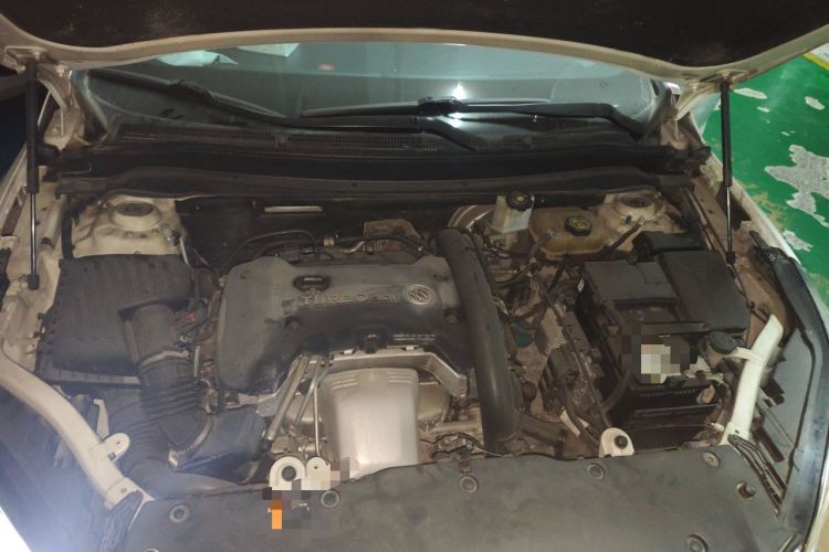 Used Buick Envision 2017 28T Four-Wheel Drive Elite Model Engine Bay