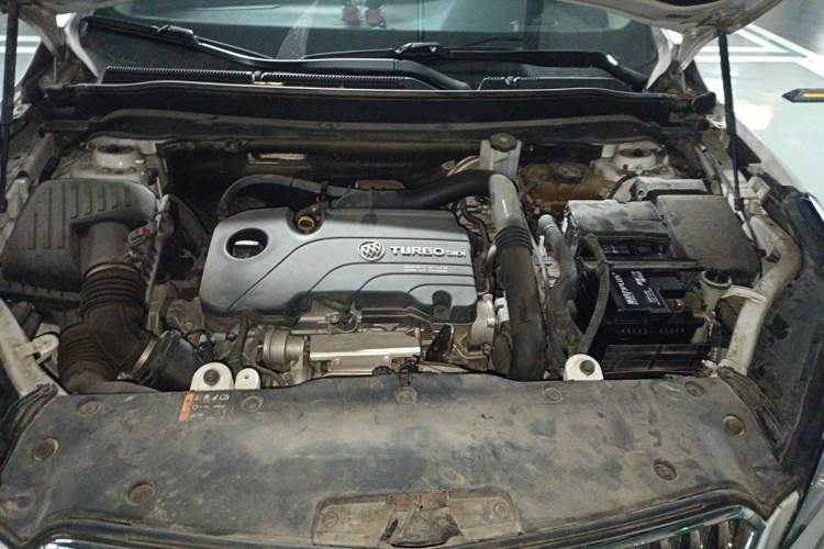 Used Buick Envision 2017 20T Two-Wheel Drive Elite Version Engine Bay