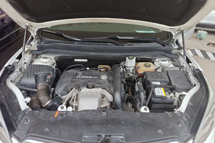 Used Buick Envision 2017 28T Four-Wheel Drive Elite Model Engine Bay