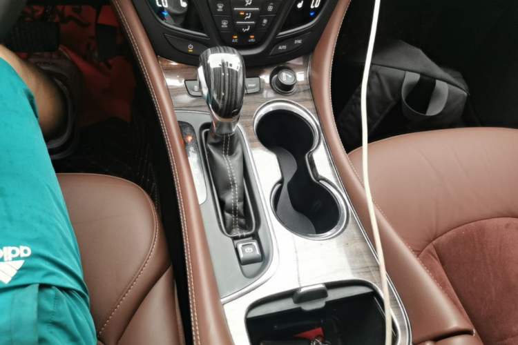 Used Buick Envision 2017 28T Four-Wheel Drive Elite Model Gear Lever