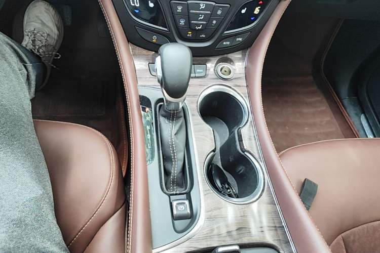 Used Buick Envision 2017 28T Four-Wheel Drive Elite Model Gear Lever