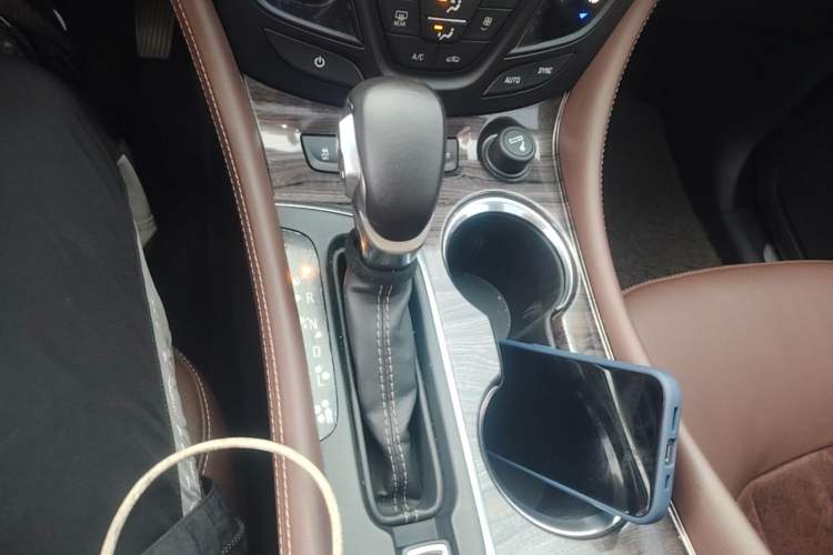 Used Buick Envision 2017 28T Four-Wheel Drive Elite Model Gear Lever