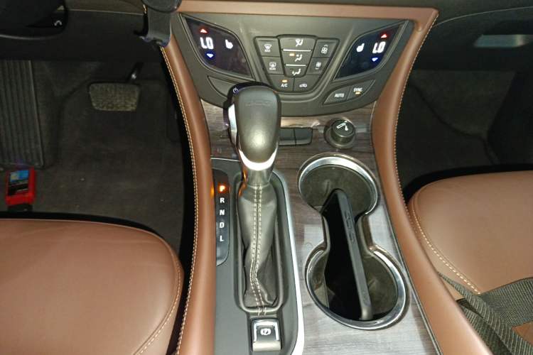 Used Buick Envision 2017 20T Two-Wheel Drive Elite Version Gear Lever