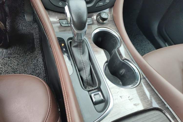 Used Buick Envision 2017 28T Four-Wheel Drive Elite Model Gear Lever