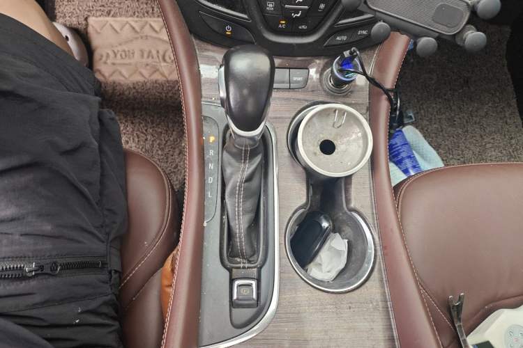 Used Buick Envision 2017 28T Four-Wheel Drive Elite Model Gear Lever