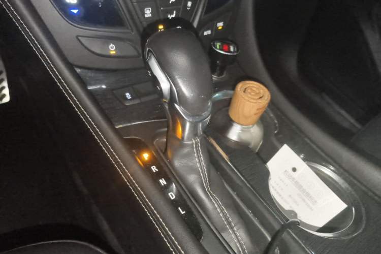 Used Buick Envision 2017 28T Four-Wheel Drive Elite Model Gear Lever