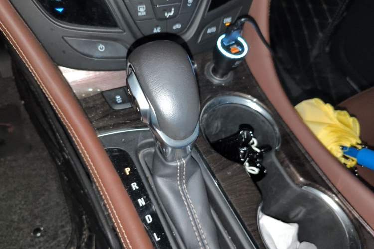 Used Buick Envision 2017 28T Four-Wheel Drive Elite Model Gear Lever