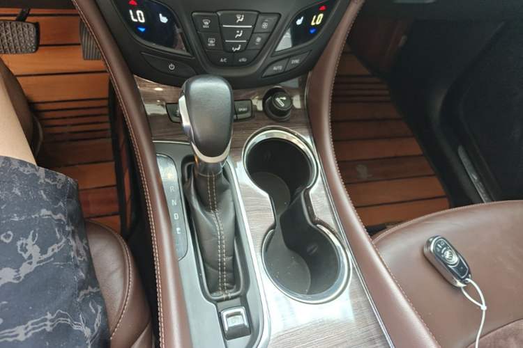 Used Buick Envision 2017 28T Four-Wheel Drive Elite Model Gear Lever