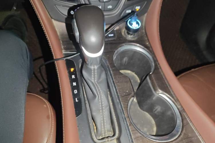 Used Buick Envision 2017 28T Four-Wheel Drive Elite Model Gear Lever