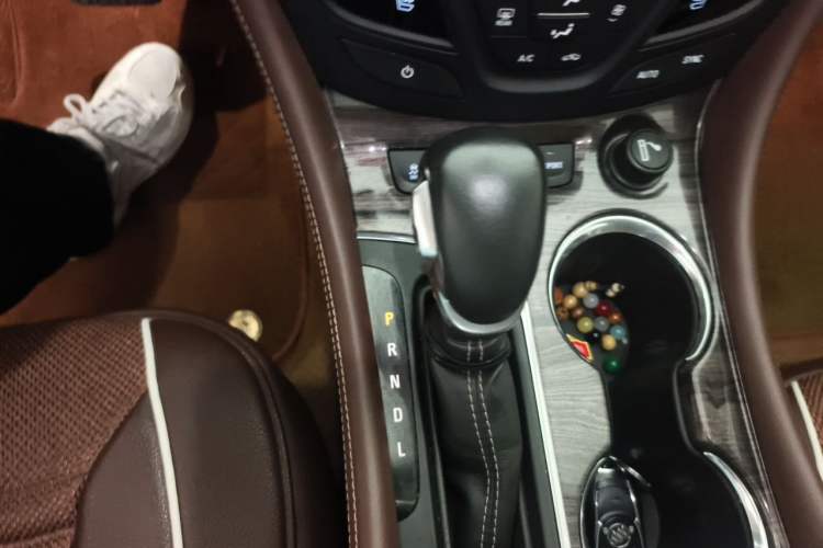Used Buick Envision 2017 28T Four-Wheel Drive Luxury Model Gear Lever