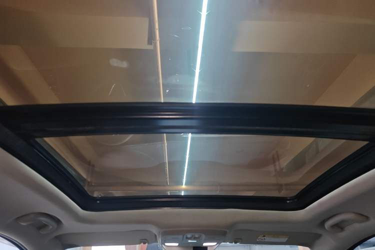 Used Buick Envision 2017 20T Two-Wheel Drive Leading Version Headliner
