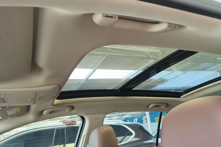 Used Buick Envision 2017 28T Four-Wheel Drive Elite Model Headliner