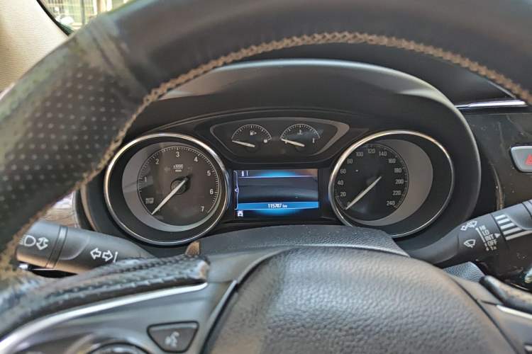 Used Buick Envision 2017 20T Two-Wheel Drive Luxury Model Instrument Cluster