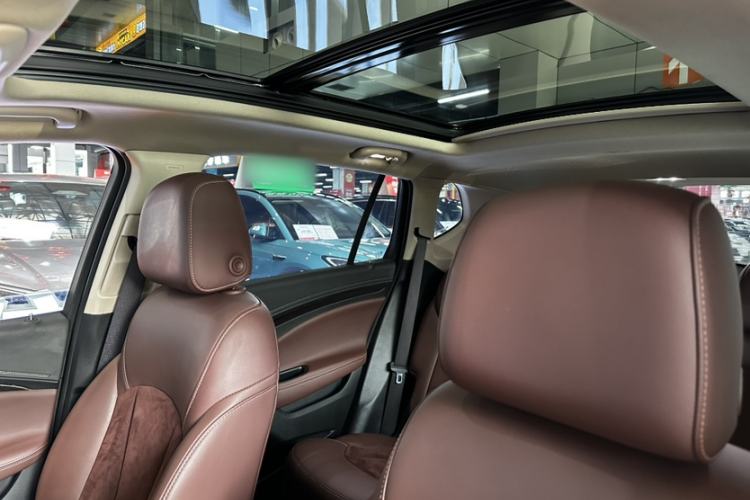 Used Buick Envision 2017 28T Four-Wheel Drive Elite Model Interior 10