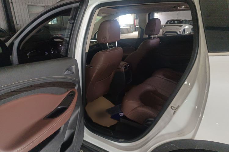 Used Buick Envision 2017 20T Two-Wheel Drive Luxury Model Interior 2