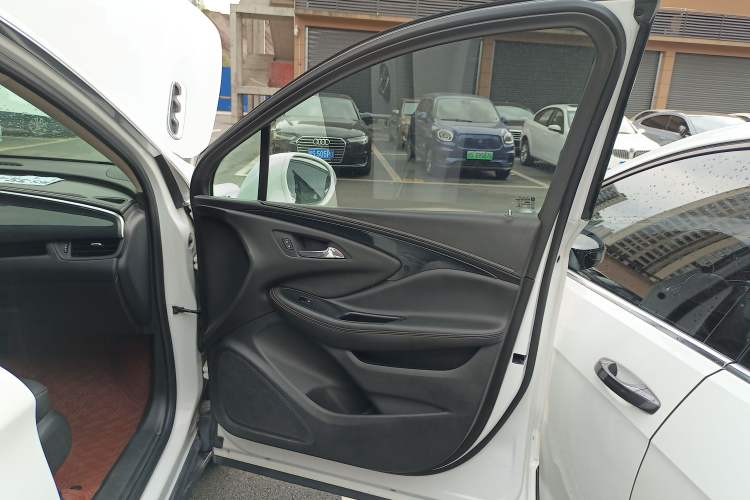 Used Buick Envision 2017 20T Two-Wheel Drive Leading Version Interior 2