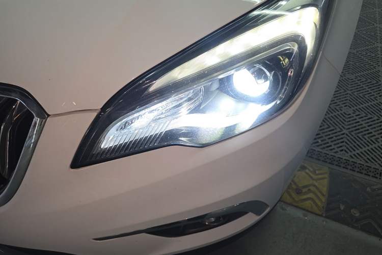 Used Buick Envision 2017 20T Two-Wheel Drive Elite Version Left Front Headlight