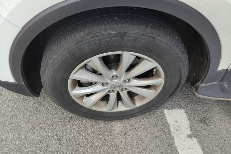 Used Buick Envision 2017 28T Four-Wheel Drive Elite Model Left Front Wheel Hub