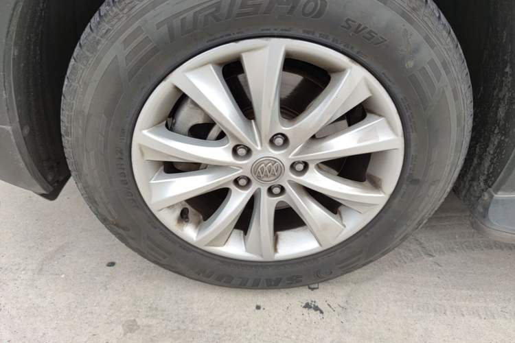 Used Buick Envision 2017 28T Four-Wheel Drive Elite Model Left Front Wheel Hub