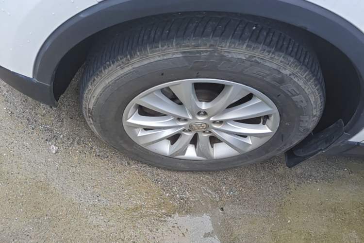 Used Buick Envision 2017 28T Four-Wheel Drive Elite Model Left Front Wheel Hub