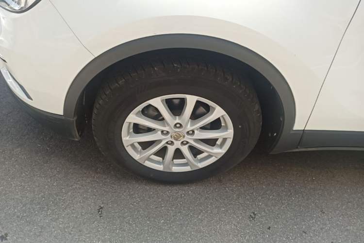 Used Buick Envision 2017 20T Two-Wheel Drive Leading Version Left Front Wheel Hub
