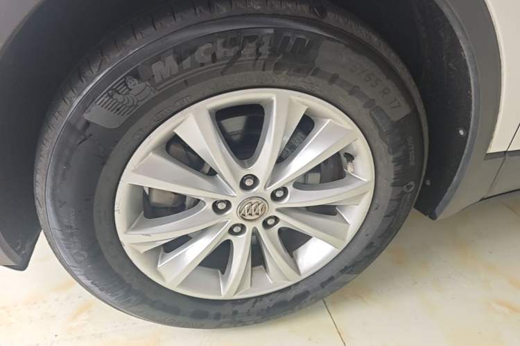 Used Buick Envision 2017 28T Four-Wheel Drive Elite Model Left Front Wheel Hub