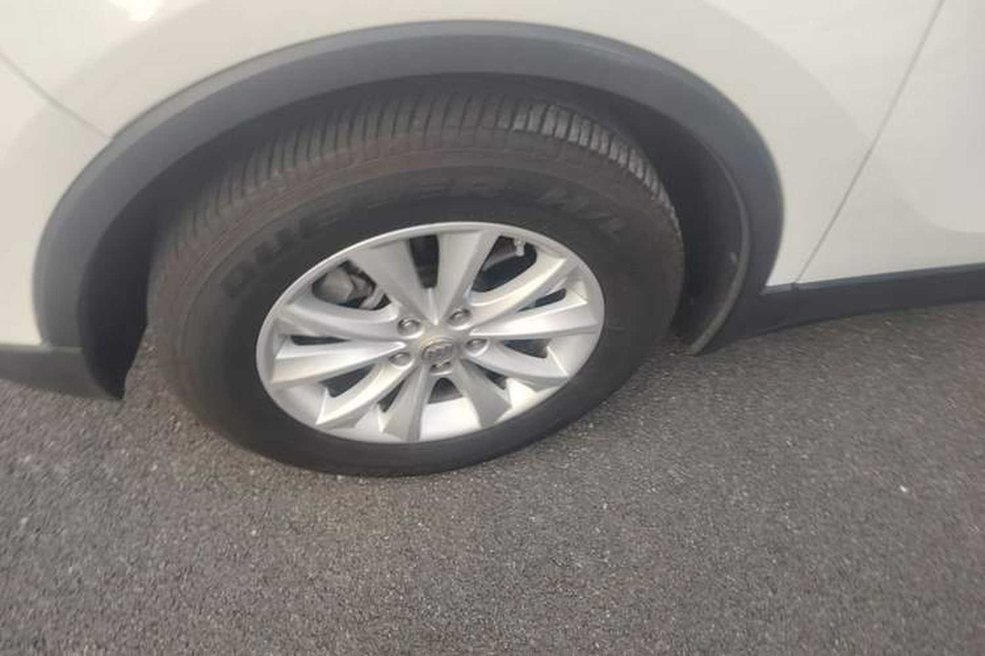 Used Buick Envision 2017 28T Four-Wheel Drive Elite Model Left Front Wheel Hub