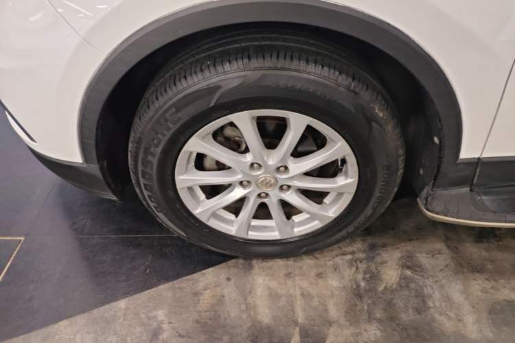 Used Buick Envision 2017 20T Two-Wheel Drive Leading Version Left Front Wheel Hub