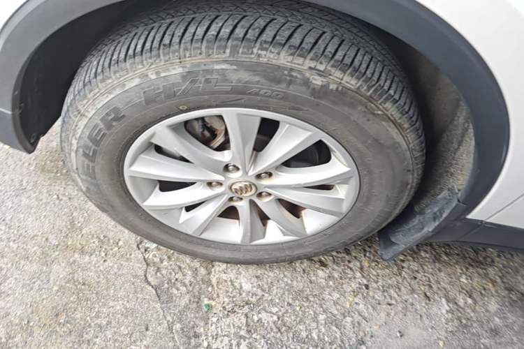 Used Buick Envision 2017 28T Four-Wheel Drive Elite Model Left Front Wheel Hub