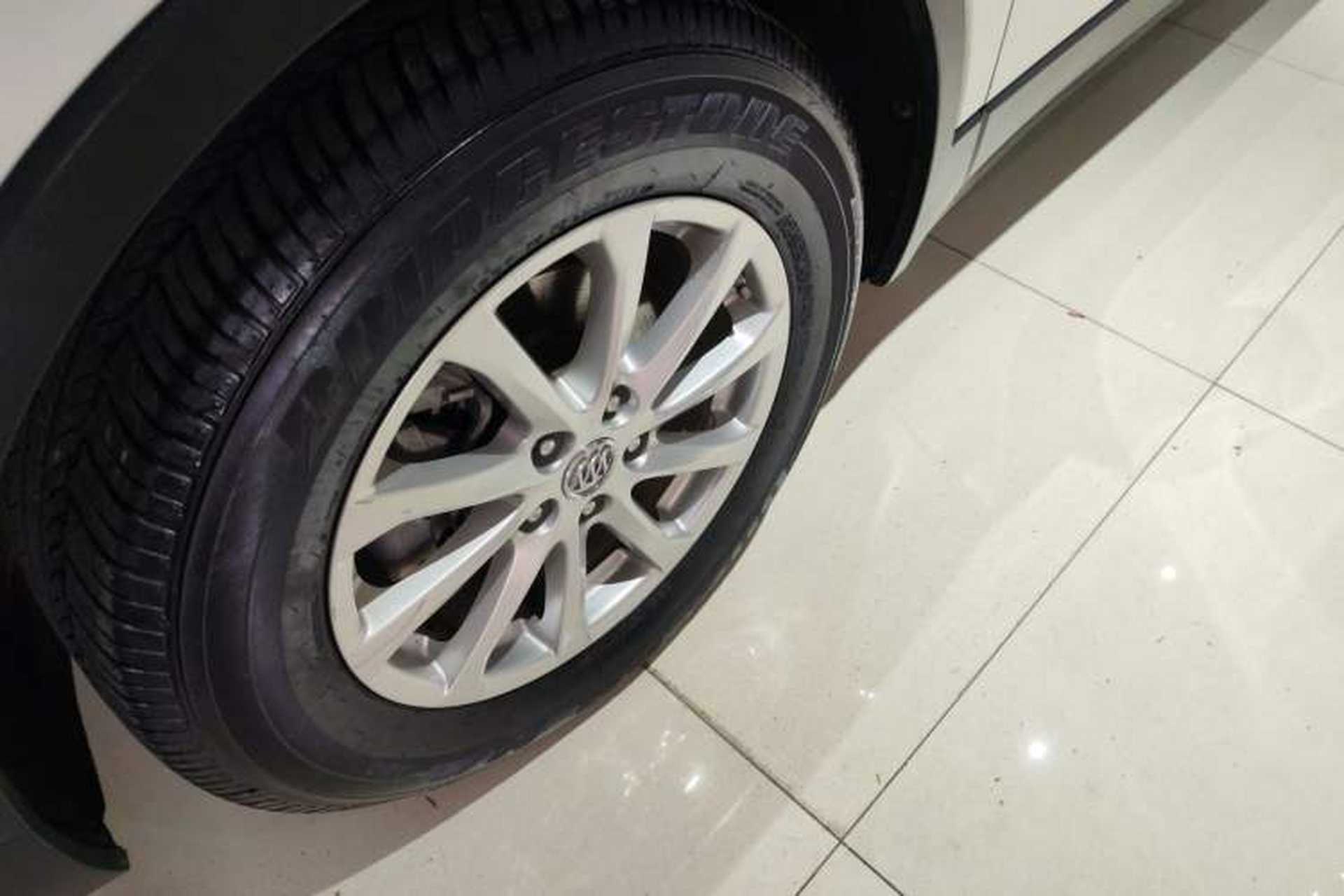 Used Buick Envision 2017 20T Two-Wheel Drive Leading Version Left Front Wheel Hub