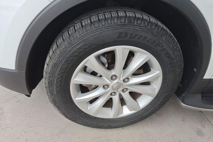 Used Buick Envision 2017 28T Four-Wheel Drive Elite Model Left Front Wheel Hub