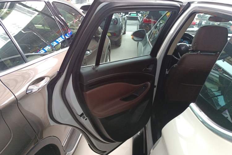 Used Buick Envision 2017 20T Two-Wheel Drive Elite Version Left Rear Door Interior