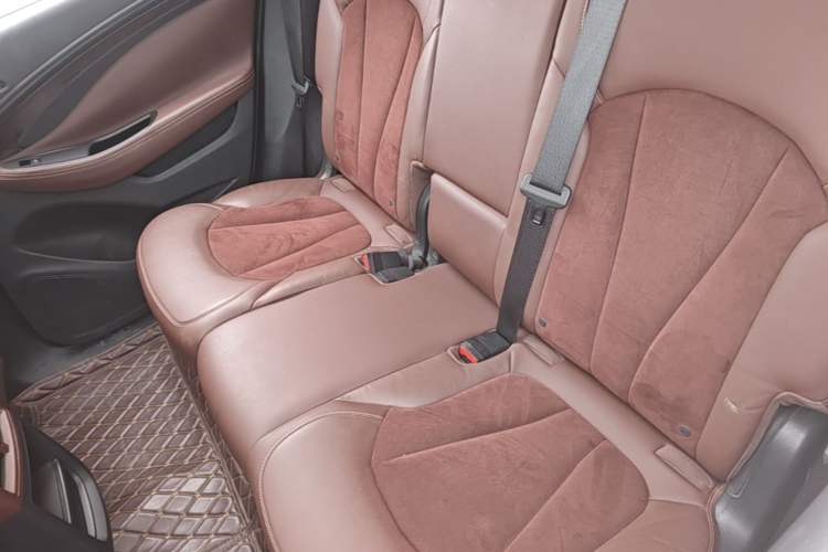Used Buick Envision 2017 28T Four-Wheel Drive Elite Model Left Rear Seat