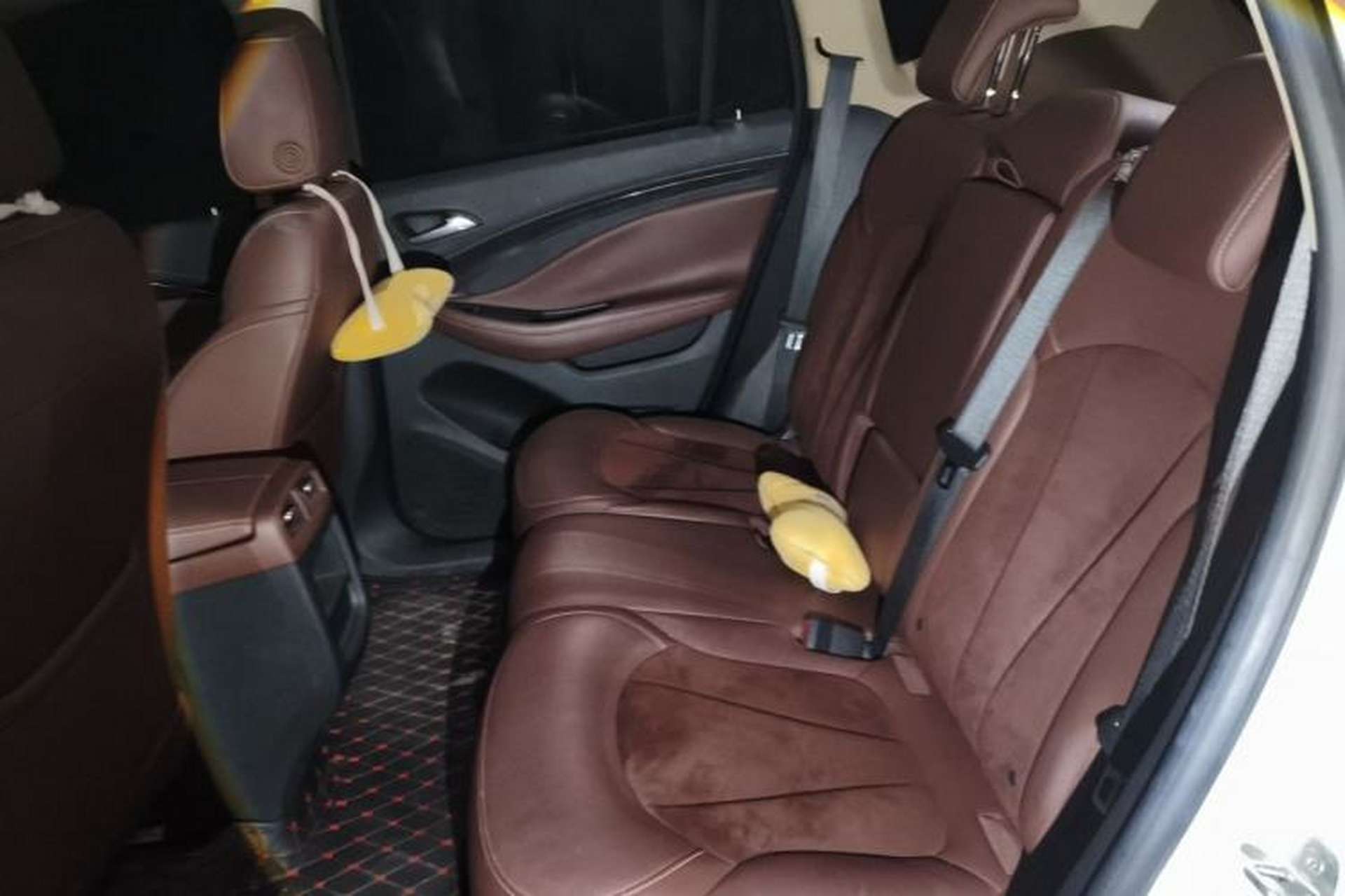 Used Buick Envision 2017 28T Four-Wheel Drive Elite Model Left Rear Seat