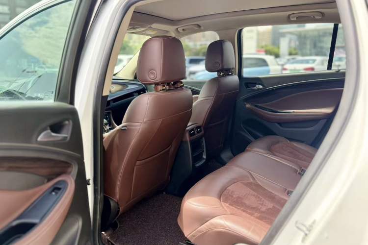 Used Buick Envision 2017 20T Two-Wheel Drive Luxury Model Left Rear Seat