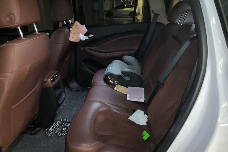 Used Buick Envision 2017 28T Four-Wheel Drive Elite Model Left Rear Seat