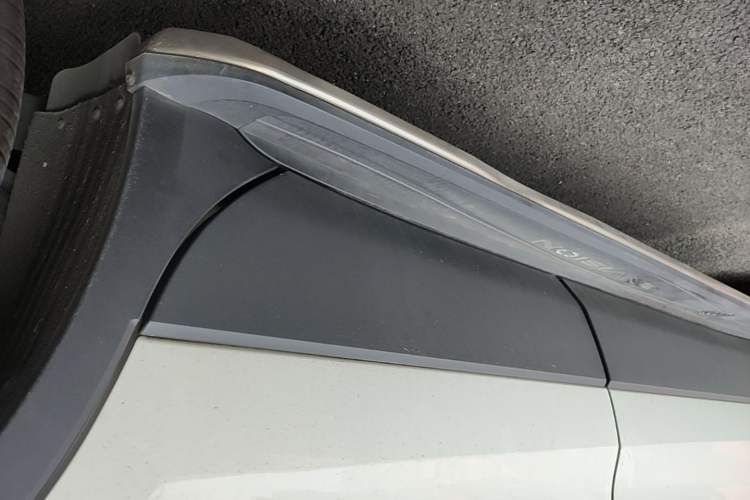 Used Buick Envision 2017 28T Four-Wheel Drive Elite Model Left Side Sill