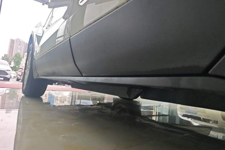 Used Buick Envision 2017 28T Four-Wheel Drive Elite Model Left Side Sill