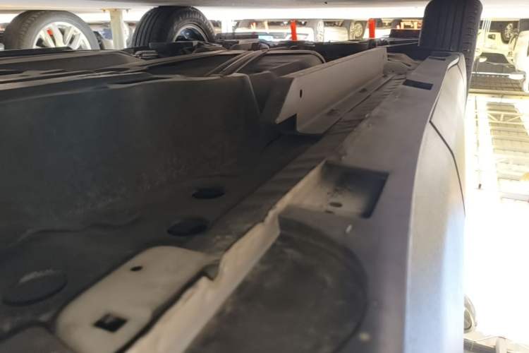 Used Buick Envision 2017 28T Four-Wheel Drive Elite Model Left Side Sill