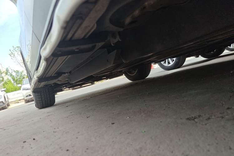 Used Buick Envision 2017 28T Four-Wheel Drive Elite Model Left Side Sill