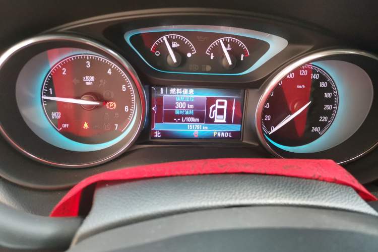 Used Buick Envision 2017 20T Two-Wheel Drive Luxury Model Odometer Close Up