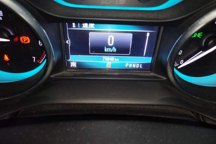 Used Buick Envision 2017 28T Four-Wheel Drive Elite Model Odometer Close Up