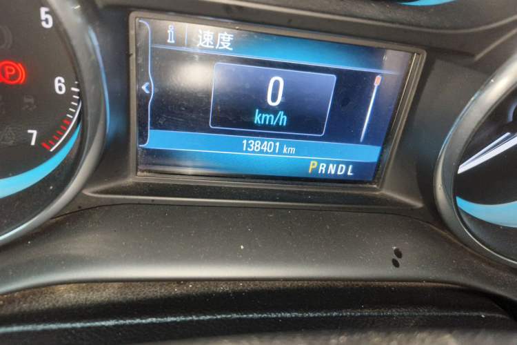 Used Buick Envision 2017 20T Two-Wheel Drive Elite Version Odometer Close Up