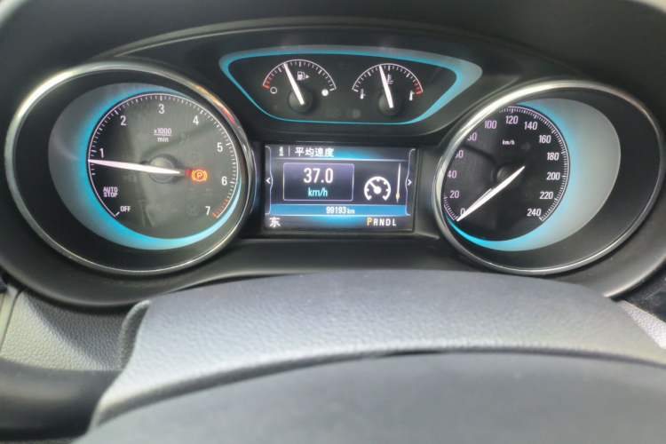 Used Buick Envision 2017 28T Four-Wheel Drive Elite Model Odometer Close Up