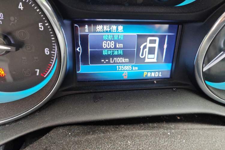 Used Buick Envision 2017 20T Two-Wheel Drive Elite Version Odometer Close Up