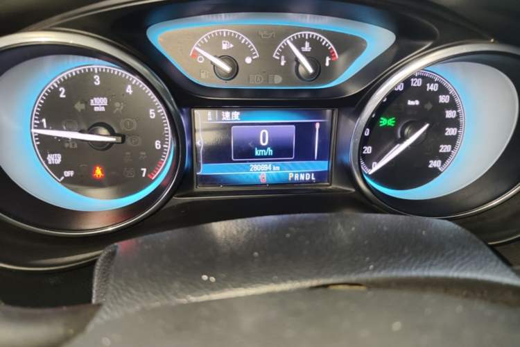 Used Buick Envision 2017 20T Two-Wheel Drive Elite Version Odometer Close Up