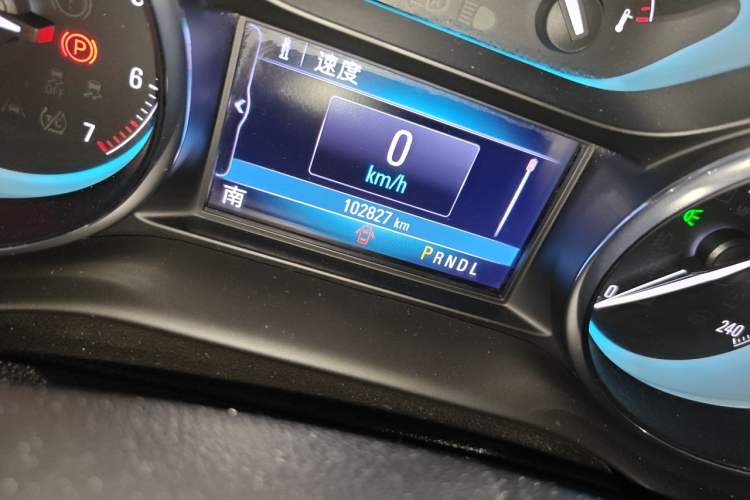 Used Buick Envision 2017 20T Two-Wheel Drive Luxury Model Odometer Close Up