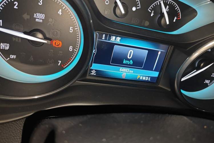Used Buick Envision 2017 28T Four-Wheel Drive Elite Model Odometer Close Up